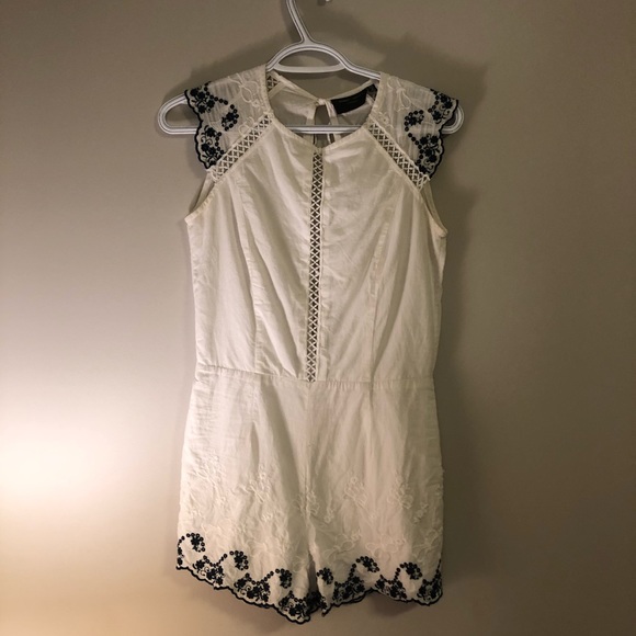 WHITE DETAILED ROMPER - Picture 2 of 3